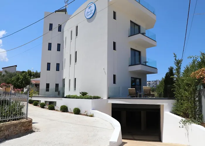 Blue Eye Hotel