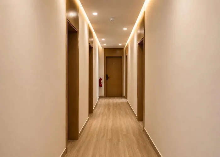 Avenue Hotel